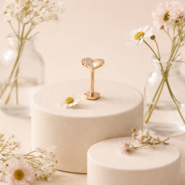 14-LB139 - 14k Yellow Gold Heart with Half Part Cubic Zirconia Labret